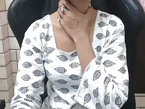 Mayra4U's Webcam Show