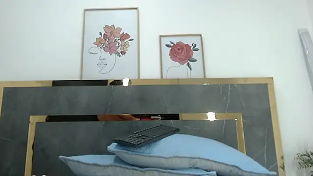 KellyShibary Chat XXX live
