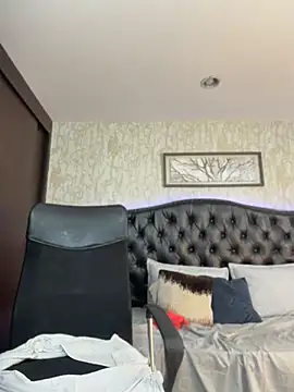 Lander_Cruz Live XXX-chat