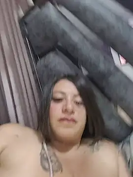 Emily_Kooper élő XXX-chatje