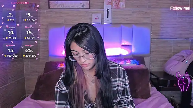 Živý XXX chat mia_devine_