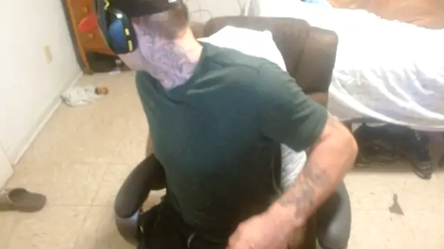 הופעת וובקאם של DADDY_KANE8---