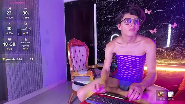 Adrian_Wolf Adlı Modelin Canlı XXX Sohbeti