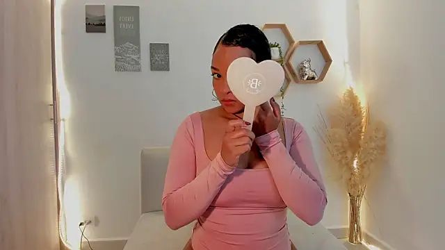 mariam_hill Adlı Modelin Canlı XXX Sohbeti