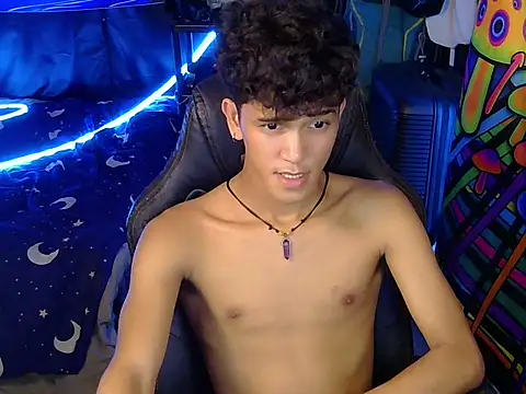 XXX chat uživo modela hugekenbigcock
