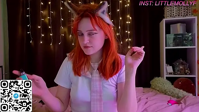 LittleFoxHole live XXX chat