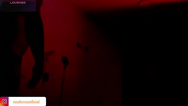 Онлайн чат XXX noahcrux_