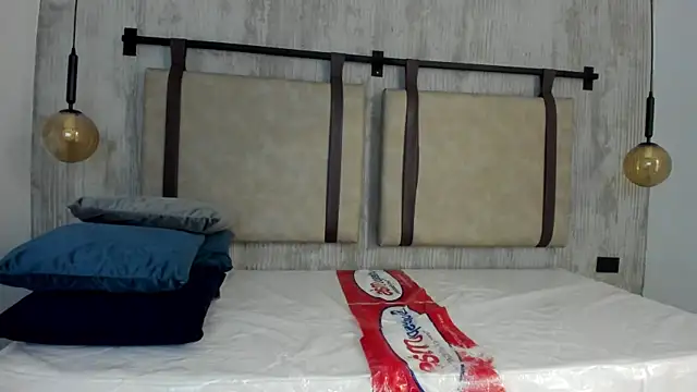 AnnyRhode_ Chat XXX in diretta