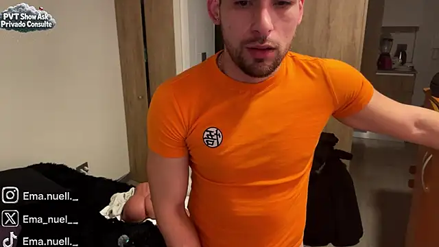 Chat +18 de Emanuell__ ao vivo