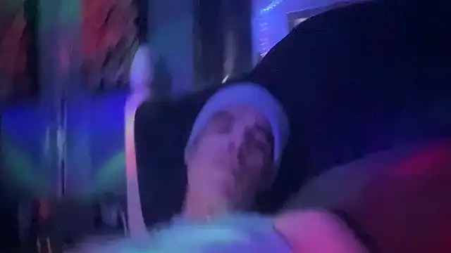 Онлайн чат XXX LilithRiaghanSkye