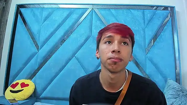 Онлайн чат XXX LexxyAndAres