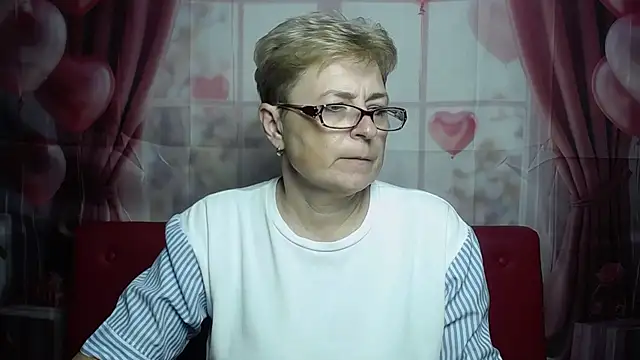 EmiliaGree Chat XXX live