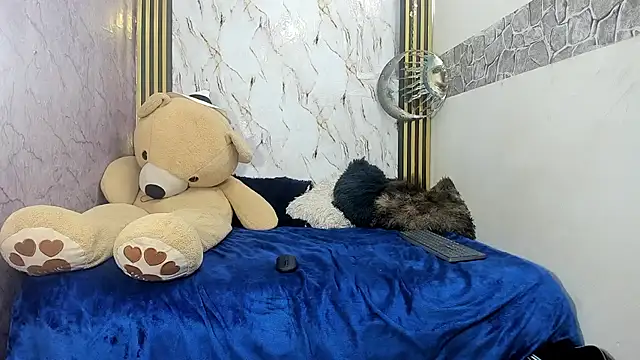 boys_curlys Adlı Modelin Canlı XXX Sohbeti