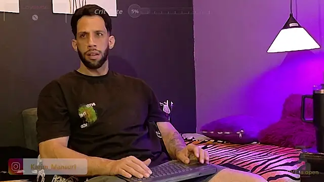 Karim_mansur XXX чат на живо