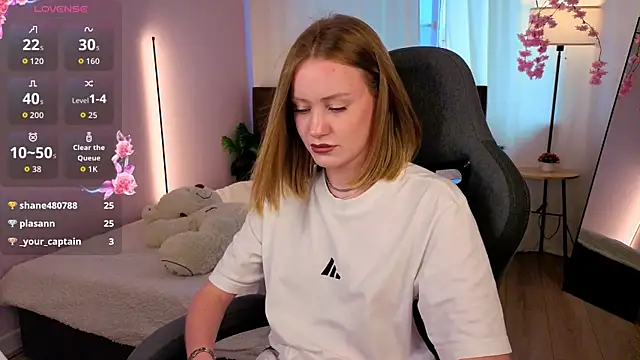 EvaHamilton live XXX chat