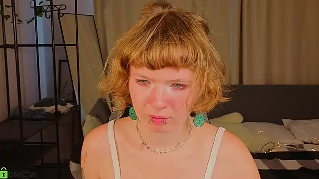 צ'אט XXX בשידור חי של VioletDesiree