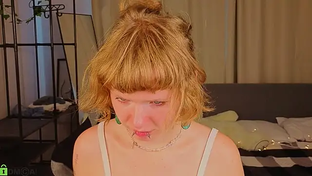 Онлайн чат XXX VioletDesiree