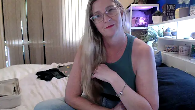 Arseralian-Cougar's Live XXX Chat