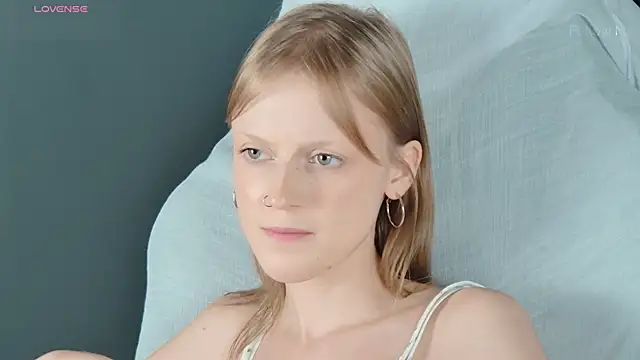 KiraMontoya's Live XXX Chat