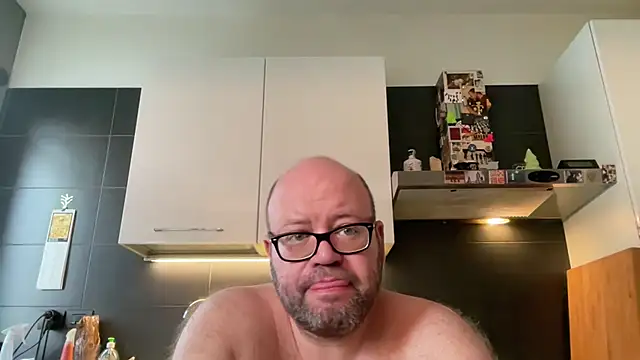 theitalianbear's Live XXX Chat