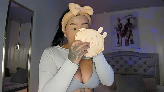 Chatroom XXX en direct de ayshel__
