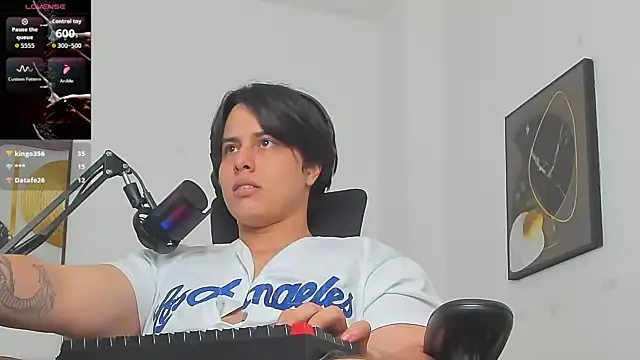 Thom_Ohtani 即時 XXX 聊天