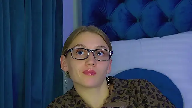 Онлайн чат XXX StacyEvances