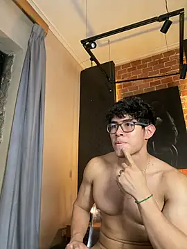 GrayAndrews XXX чат на живо