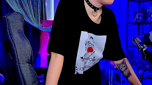 แชท XXX สดของ SeraphineDuskryn