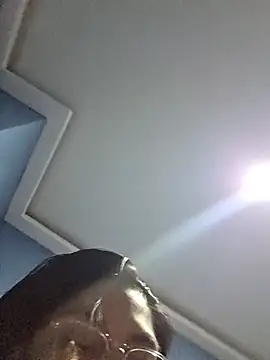 Yaque_24Lz Chat XXX in diretta