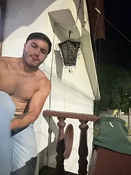 צ'אט XXX בשידור חי של noahstevenss