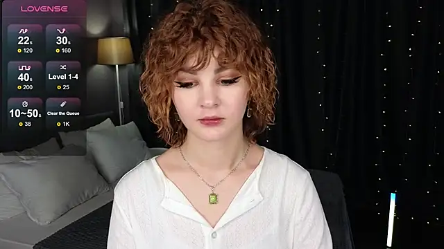 Kira__Fluffy Chat XXX in diretta