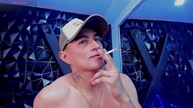 LiamDeeps live XXX chat