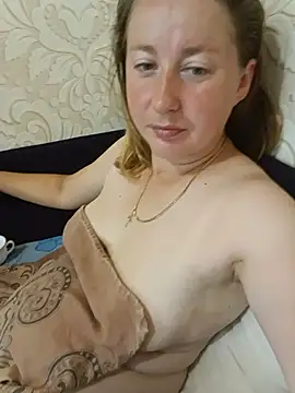 Karina2137 Live XXX-Chat