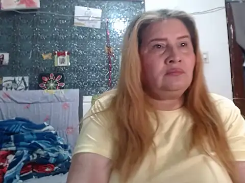 Perla1981-- Live XXX-Chat