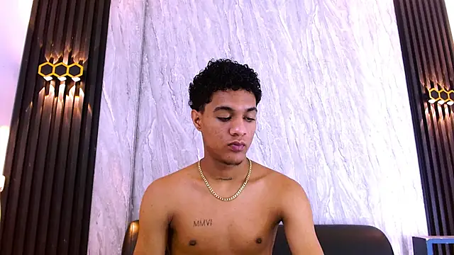 _Thiago12 Chat XXX live
