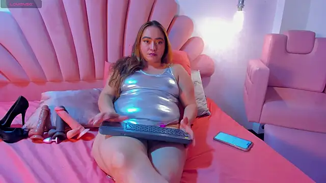 Chat +18 de SabrinaVantress ao vivo