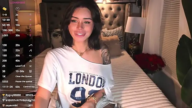 Chat XXX en directo de ParisianDoll