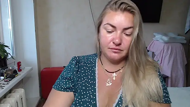 NikaSkylink's Live XXX Chat