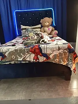 Chat +18 de bittersuite_hot ao vivo
