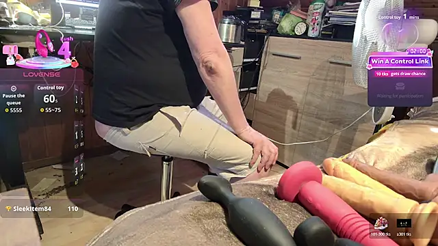 misteryman1956's Live XXX Chat