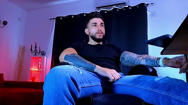 MightyAaron66: онлайн-секс-чат