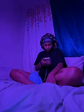 TheRealOshunQueen's Live XXX Chat