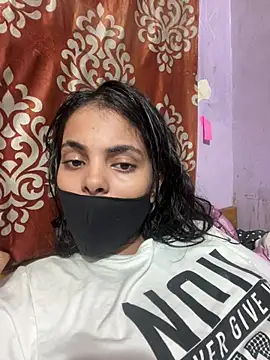 Sandhya_77's Live XXX Chat