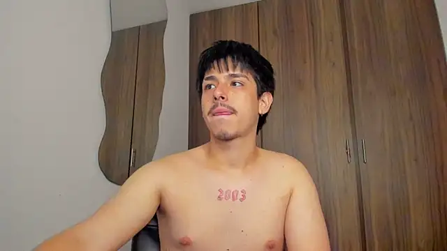 Maximo_Miller Adlı Modelin Canlı XXX Sohbeti