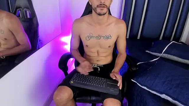 Damiam_23's Live XXX Chat