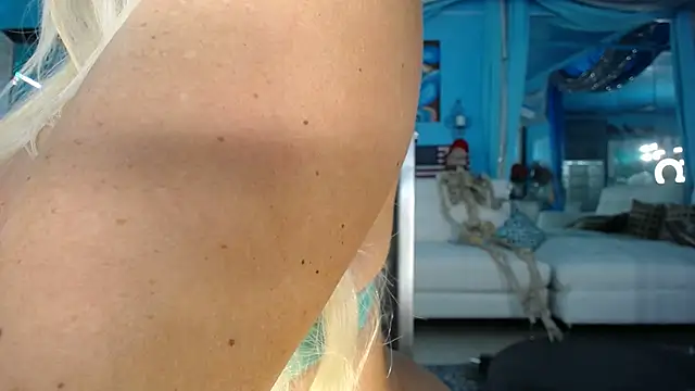 ADRIANNA_FOX XXX чат на живо