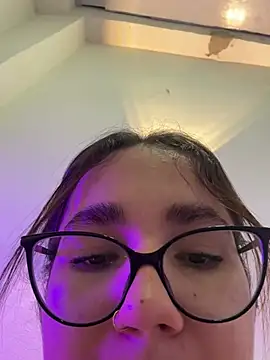 แชท XXX สดของ miakhalaf_