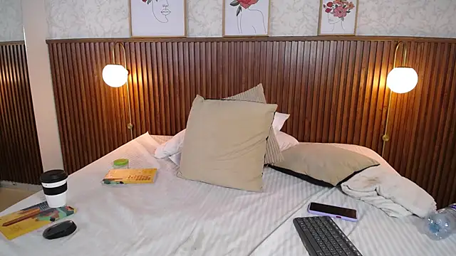 Chat +18 de Ariana_Wayne ao vivo