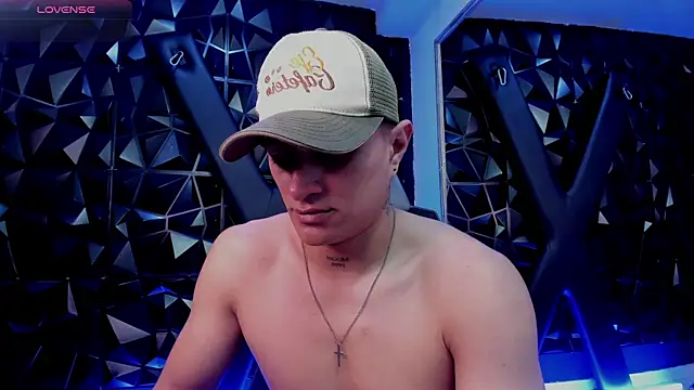 LiamDeeps live XXX chat
